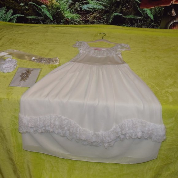 Think Pink Bows Ivory Zarah Flower Girl Dress - Picture 6 of 9